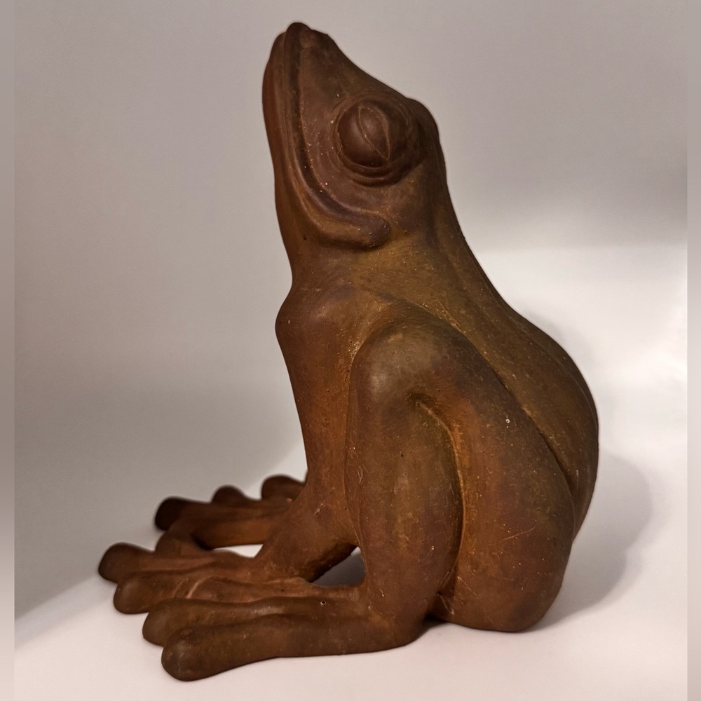 Terracotta Brown Smiling Frog Statue